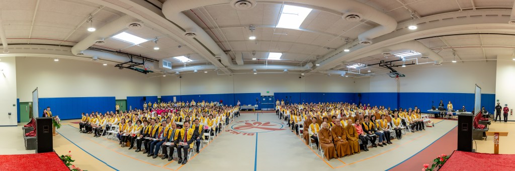 會長吳帥倫帶領協會理事幹部及會員代表近400人「歡喜回家」，共同見證了2023年的佛光盛事。