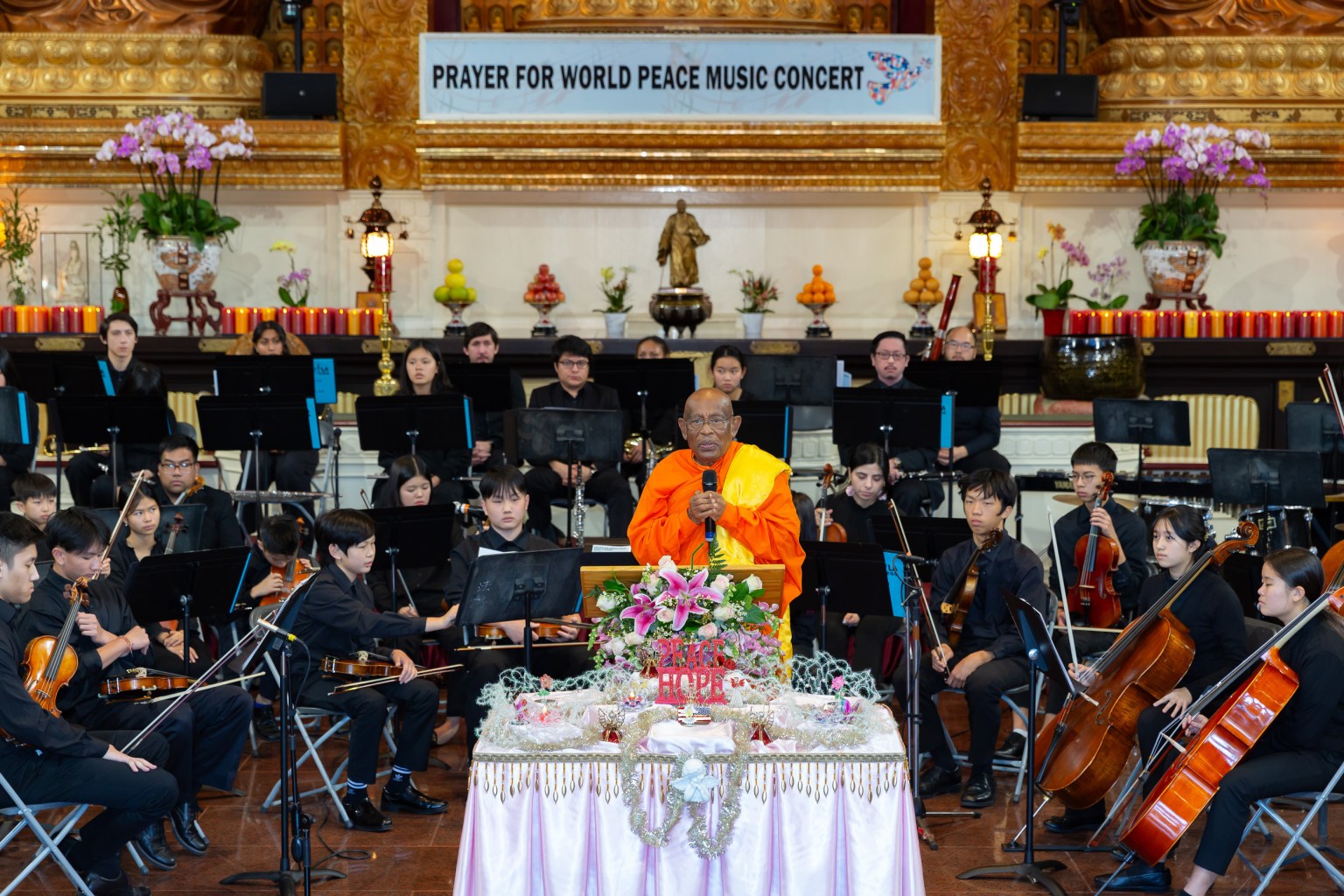 南傳佛教Dharma Vijaya Buddhist Vihara住持Bhante Dr. Walpola Piyananda祈福