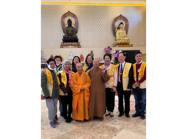 與當家印堅法師，滿燈法師留影