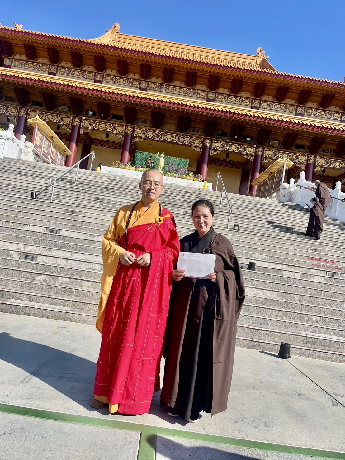 住持慧東法師，陳英師姐