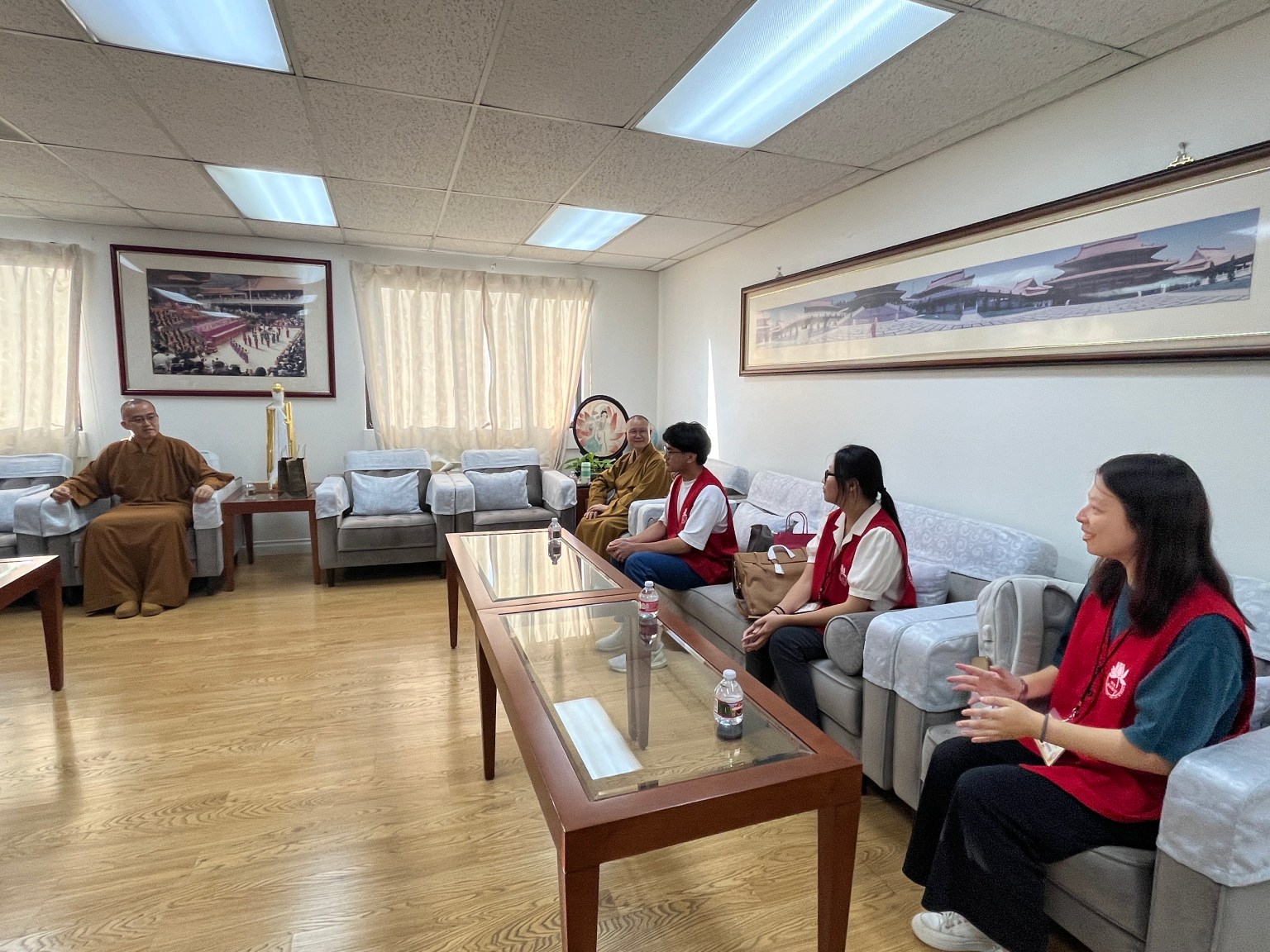 慧東法師鼓勵實習老師落實三好四給教育