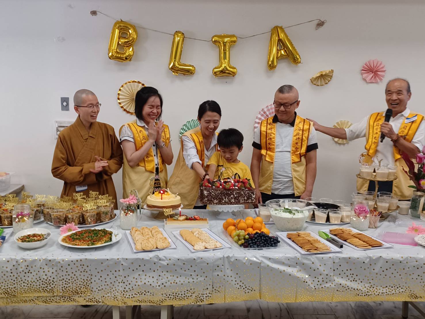 Joyful Birthday Celebration.
歡樂慶生。