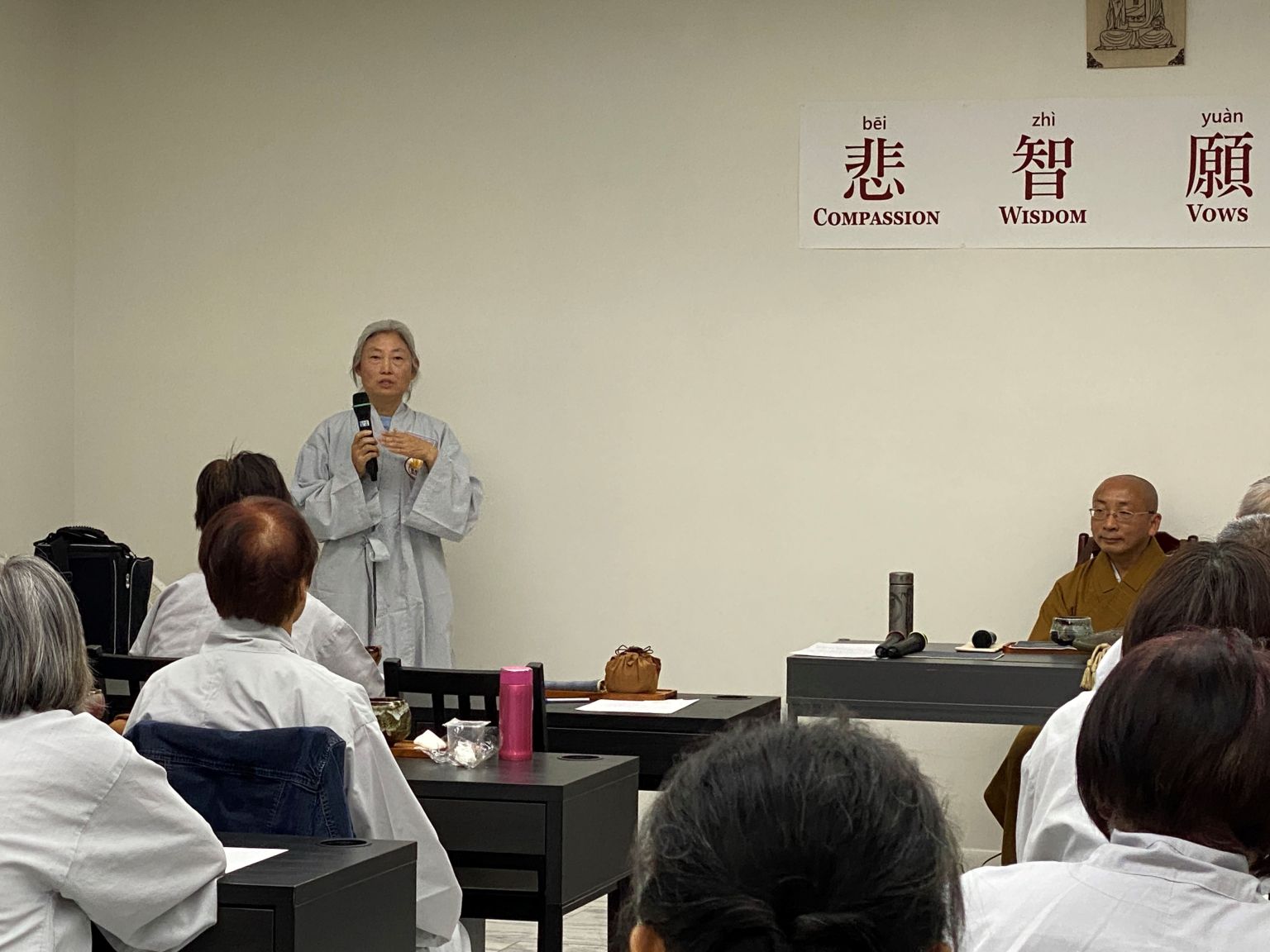 學員於綜合座談分享禪修心得。(心譽拍攝)