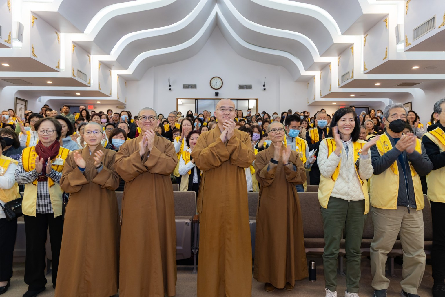 精彩的講座圓滿畫下句點，現場報以熱烈的掌聲！