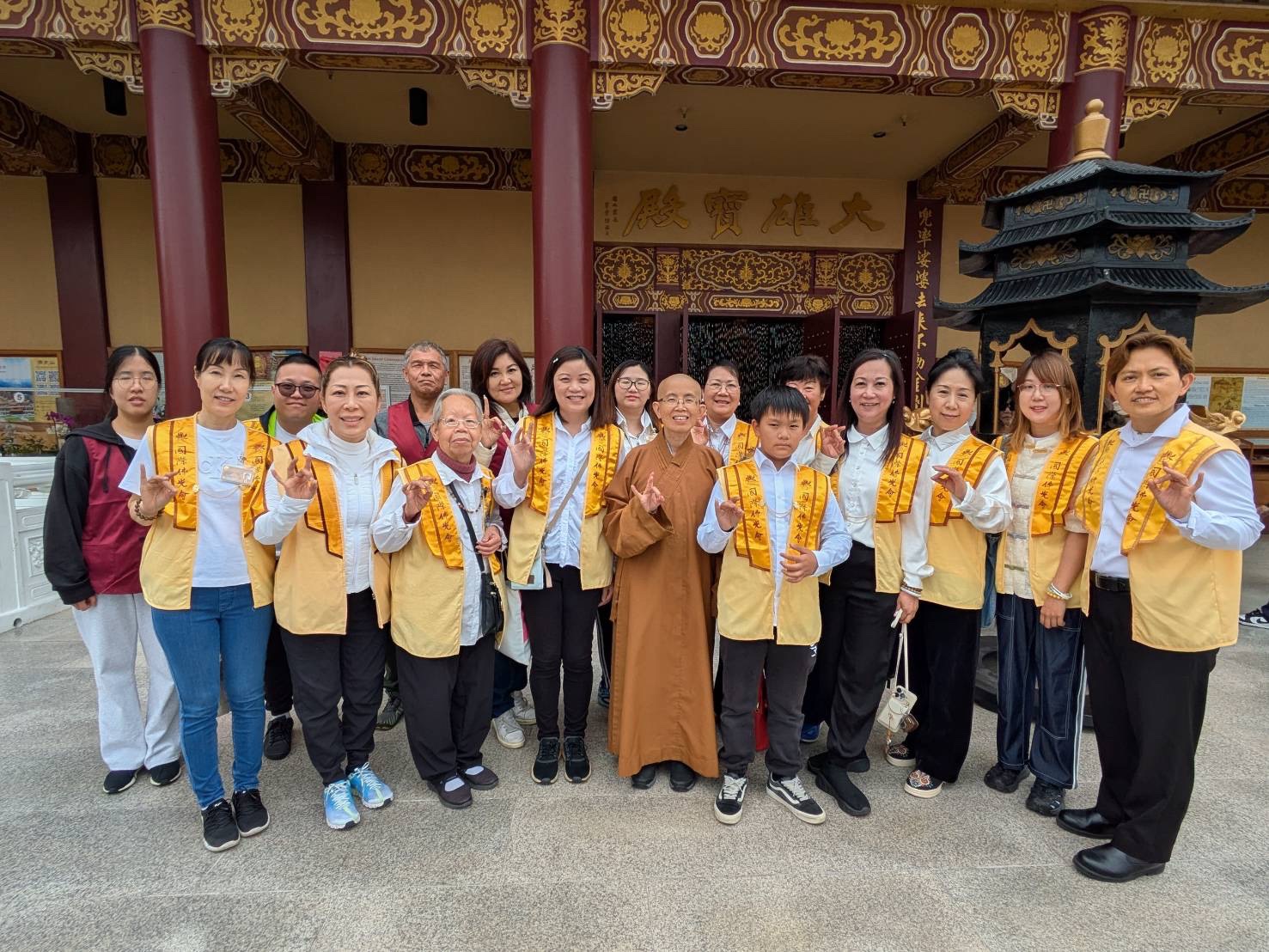 會員參加西來寺抄經活動，慶祝佛光山開山59周年，法喜充滿