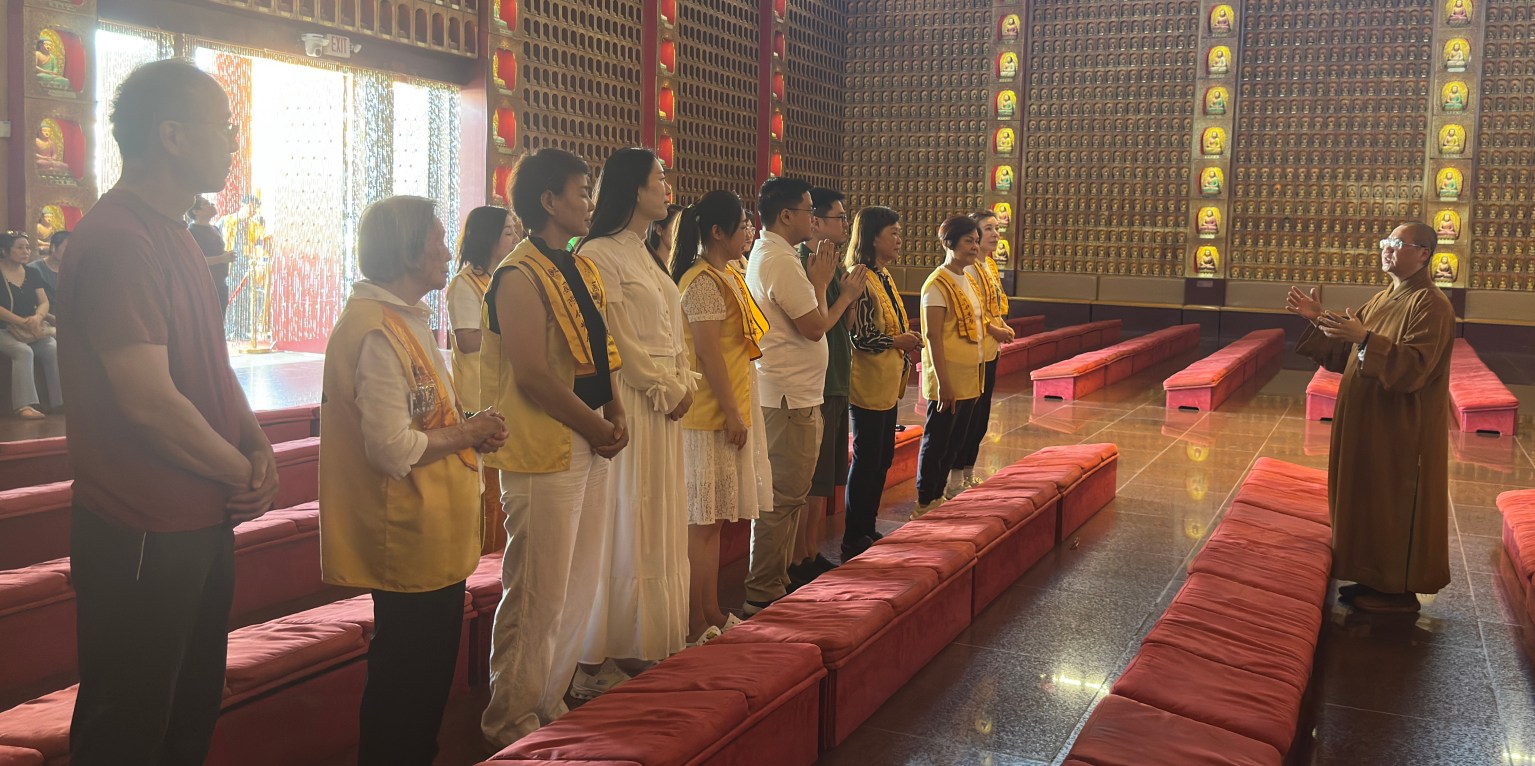 妙觀法師為會員們開示浴佛意義