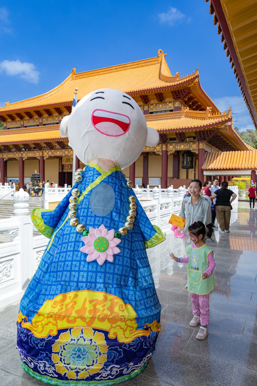 佛光寶寶與三好娃娃喜相逢。