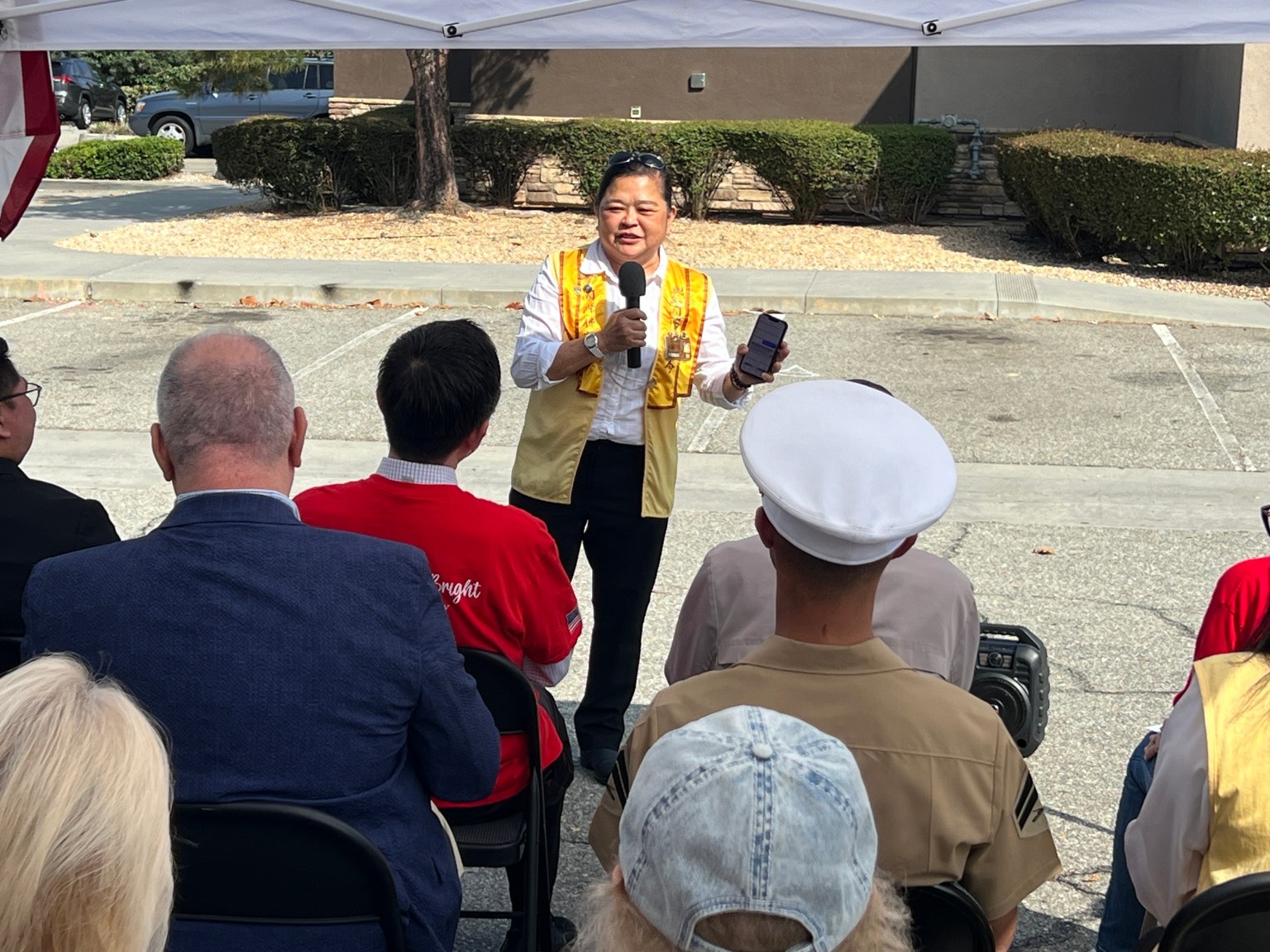 國際佛光會洛杉磯協會理事黃少芬致詞中分享星雲大師法語。