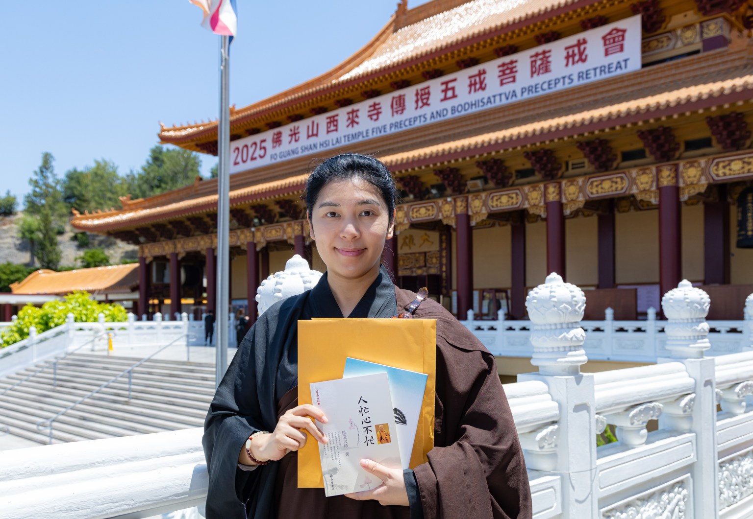 國際佛光會洛杉磯協會副會長王儷玲發心求受菩薩戒。