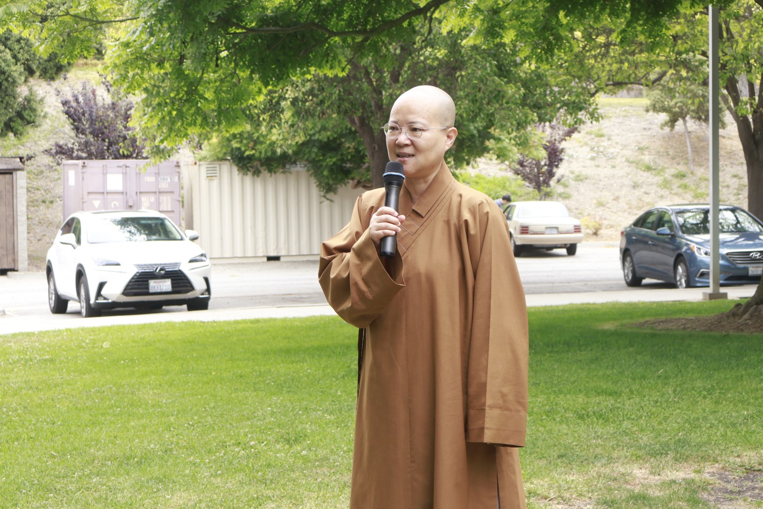 知謙法師勉眾於日常生活中行「三好」