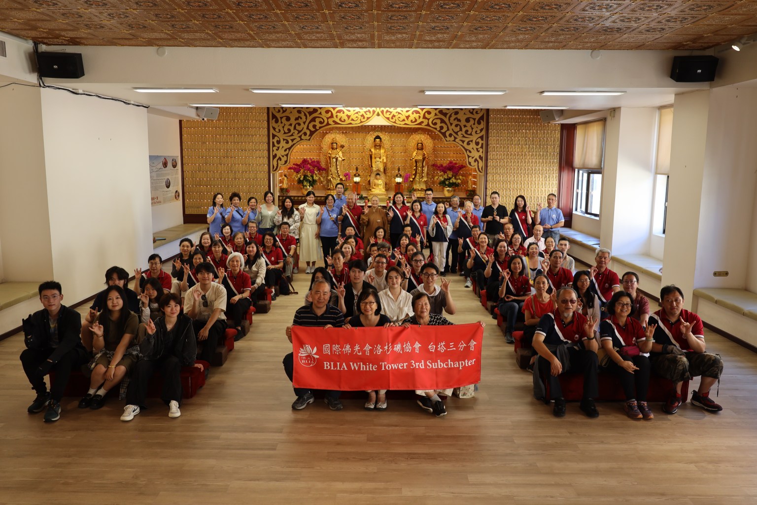 促進分會凝聚力，並效仿「善財童子五十三參」的精神，同時落實星雲大師所提倡的「五和」理念，白塔三分會舉辦「五和家庭日——西方寺一日參學」，在西方寺和西方寺住持依宣法師以及佛光人大合影。