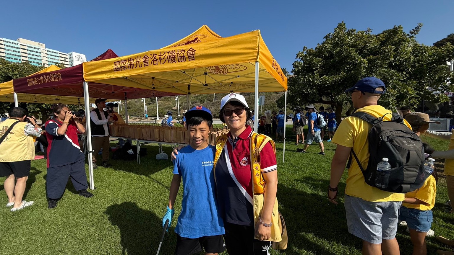 會員吳簡帶著孩子Marvin 一起去淨灘