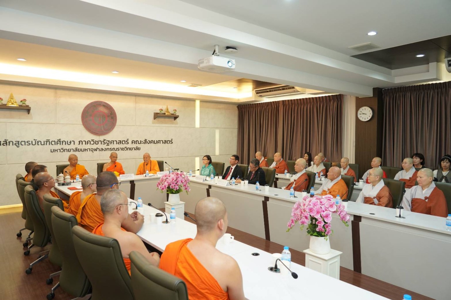 美國西來大學與泰國摩訶朱拉隆功大學簽訂教育合作備忘錄簽約現場。