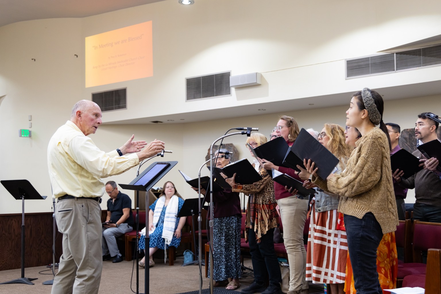 UMC La Mirada合唱團獻唱三首曲子〈If we loved like that〉、〈In meeting we are blessed〉及 〈Oseh Shalom〉。