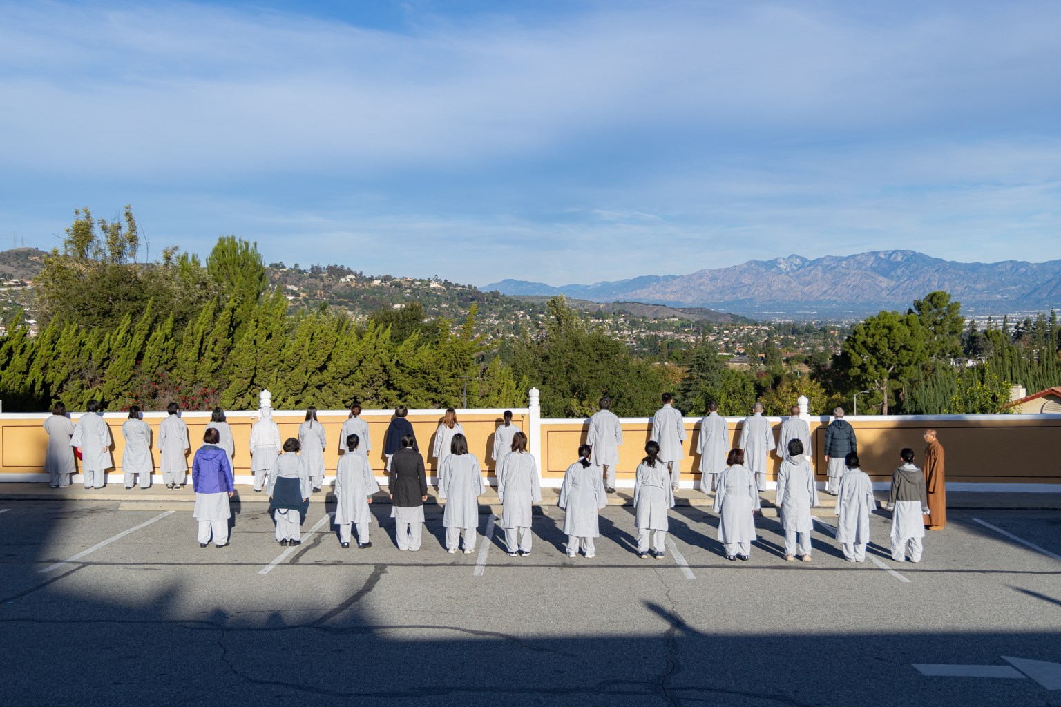 於頭山門體驗立禪，風動、旛動、心不動。