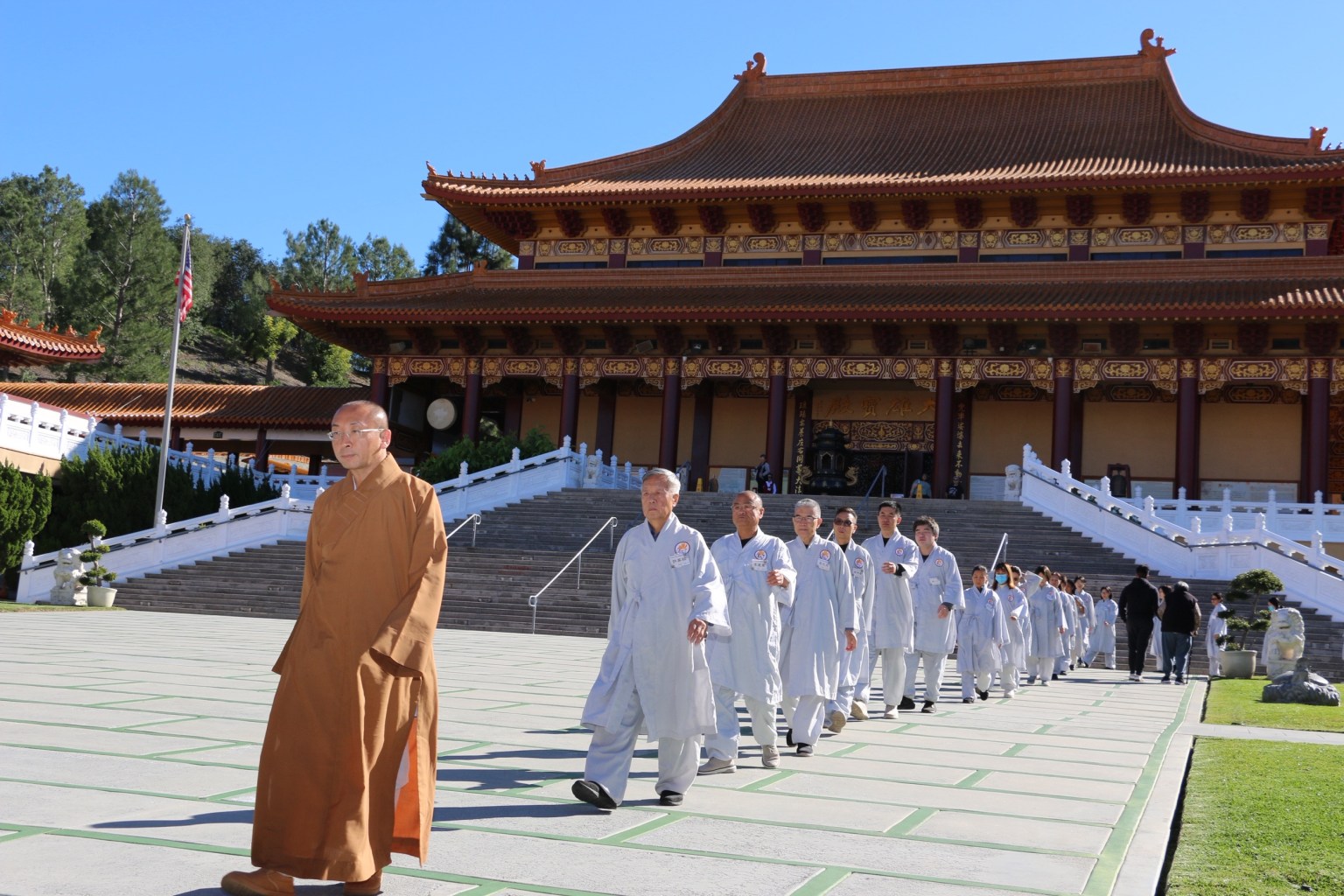 餐後跑香，以動中禪協助學員穩定身心，為禪七打下基礎。