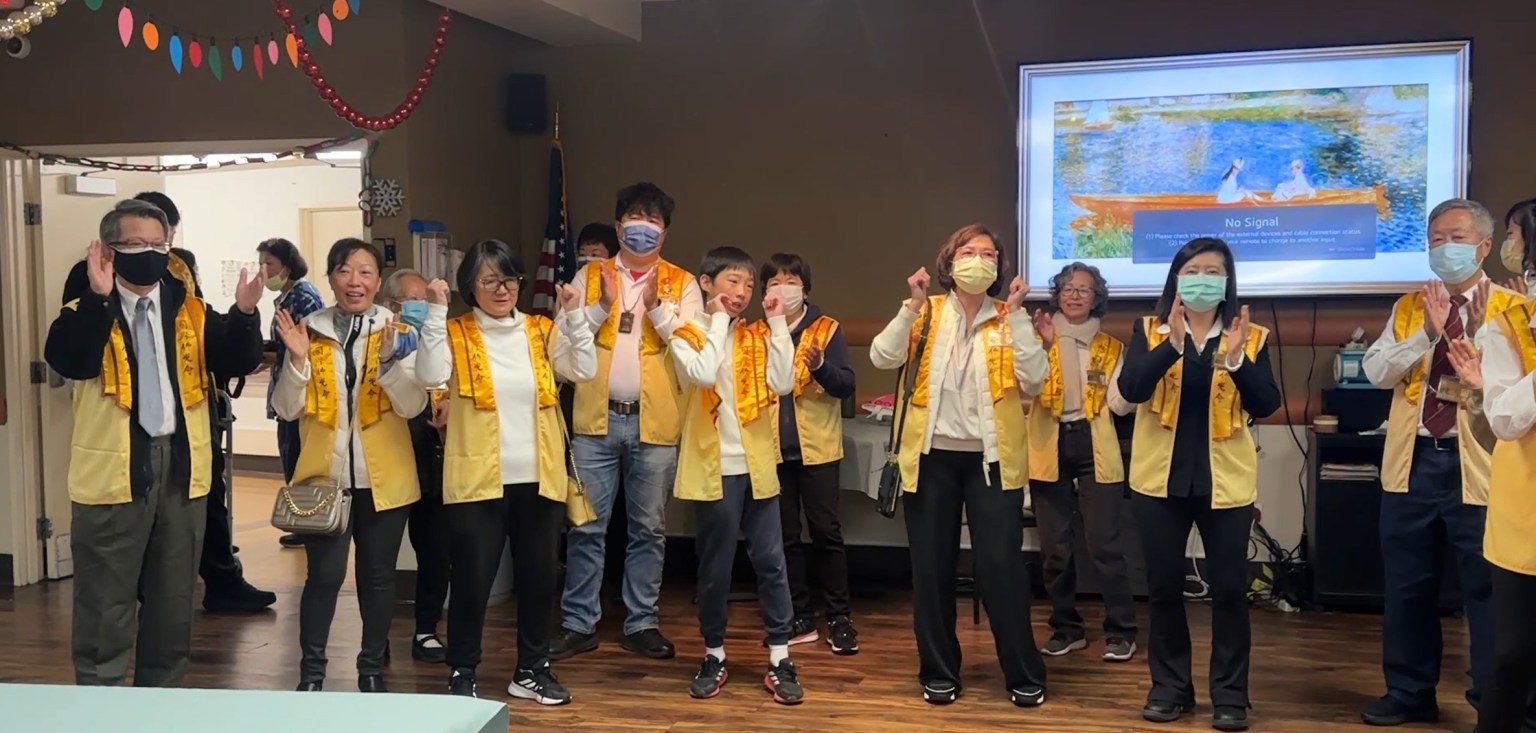 佛光人一起合唱多首人間音緣的歌曲,佛光人亦帶領長者們拍手合節,共用音聲帶來的喜悅。