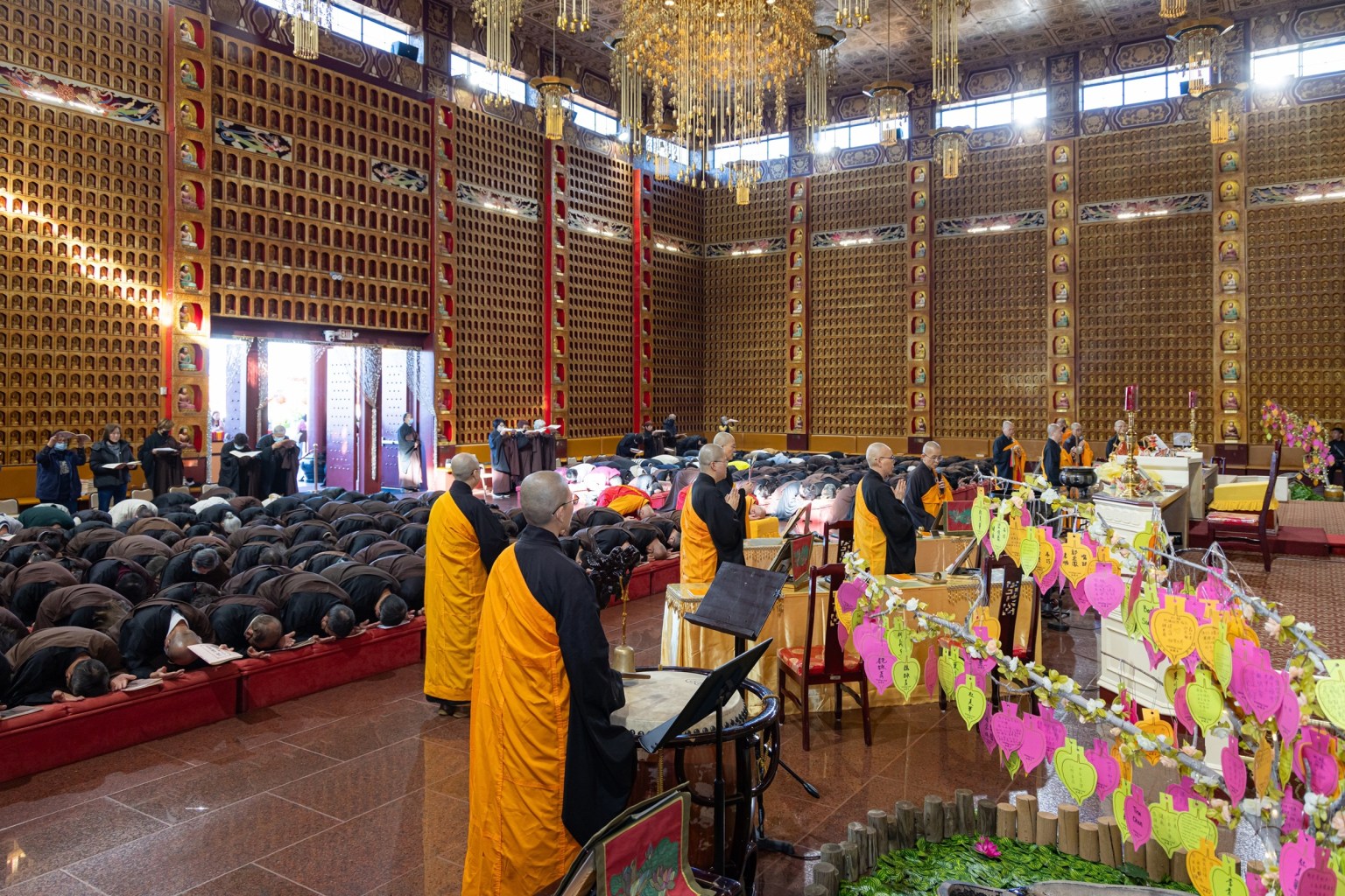 西來寺彌陀佛七法會圓滿 三時繫念花開見佛 - 國際佛光會洛杉磯協會