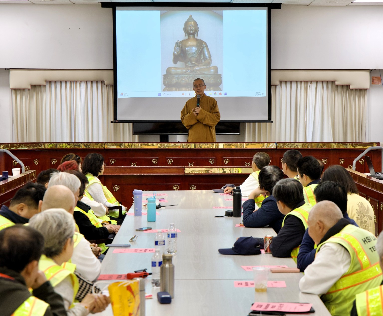 西來寺住持慧東法師勉勵義，須謹記保持內心平和，落實「三好四給」。