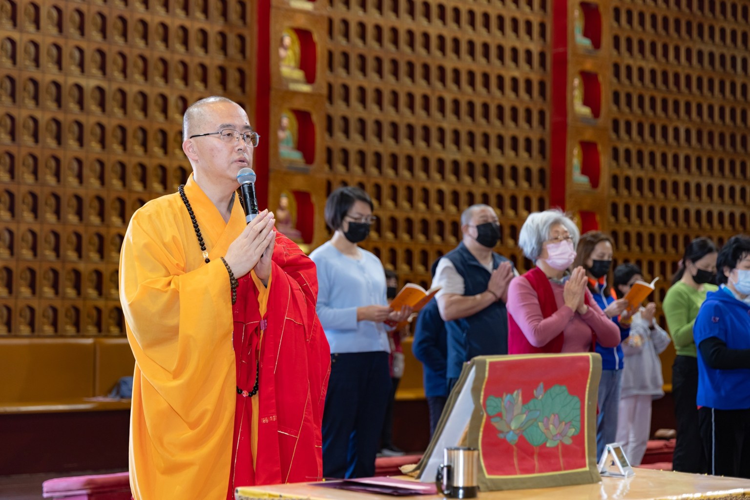 西來寺住持慧東法師主法。