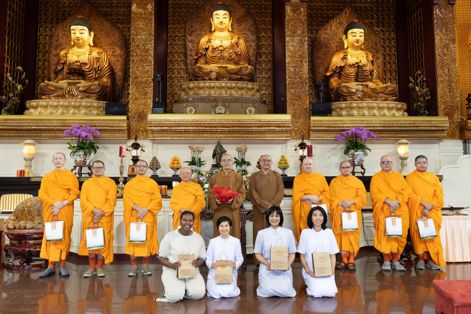 法師及信眾大合影。