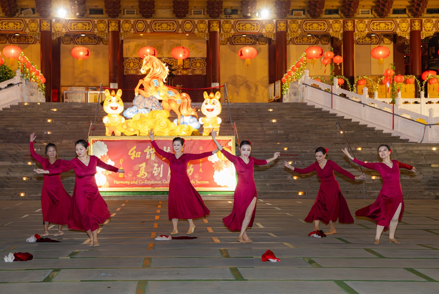 白塔一分會以「明天會更好」一曲，帶來舞姿輕盈、柔中帶韻的舞蹈表演。