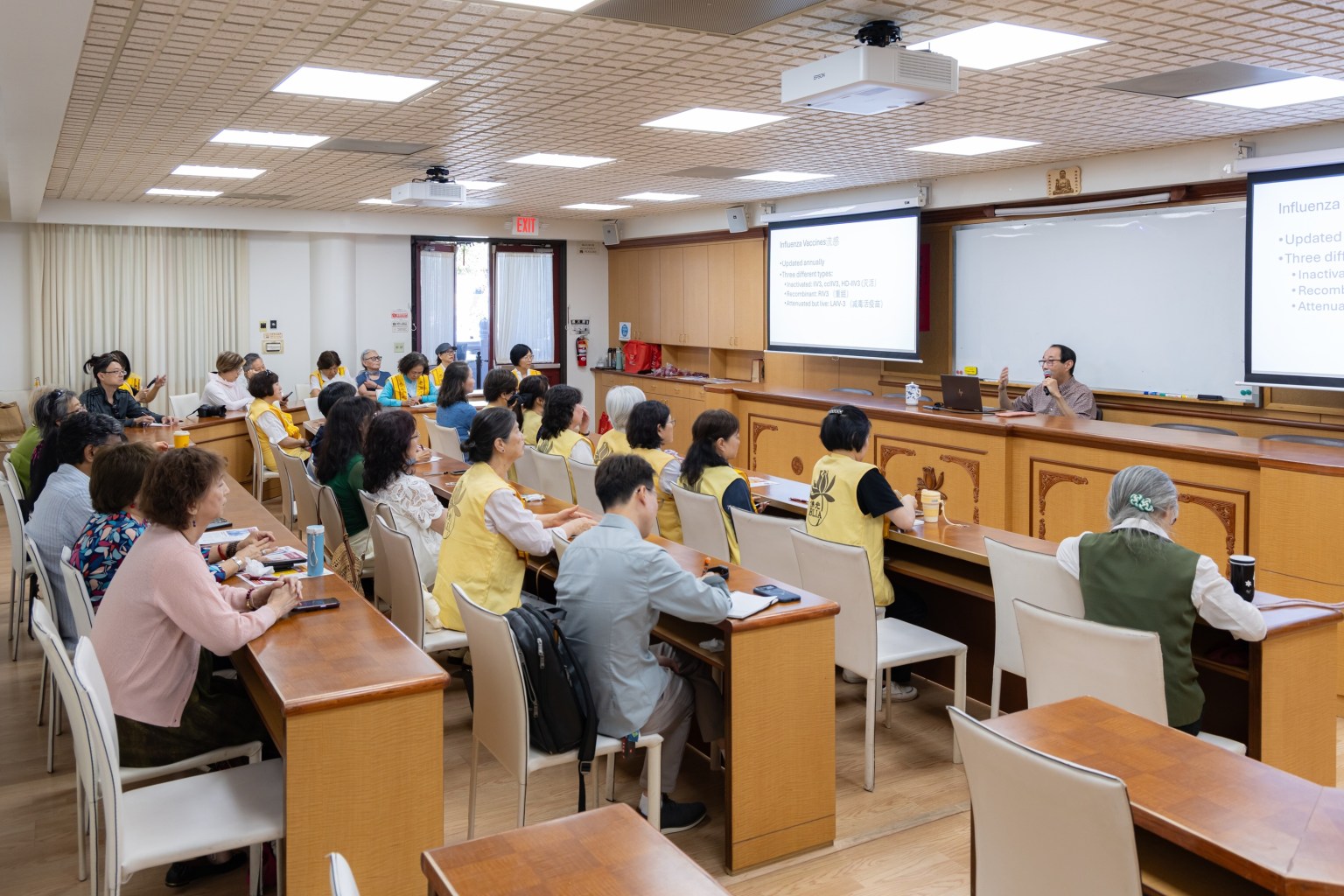 3月14日，佛光山西來寺、南加州大學亞凱迪亞醫院（USC Arcadia Hospital）、國際佛光會洛杉磯協會聯合舉辦「成人疫苗接種」健康講座，約55人參與。