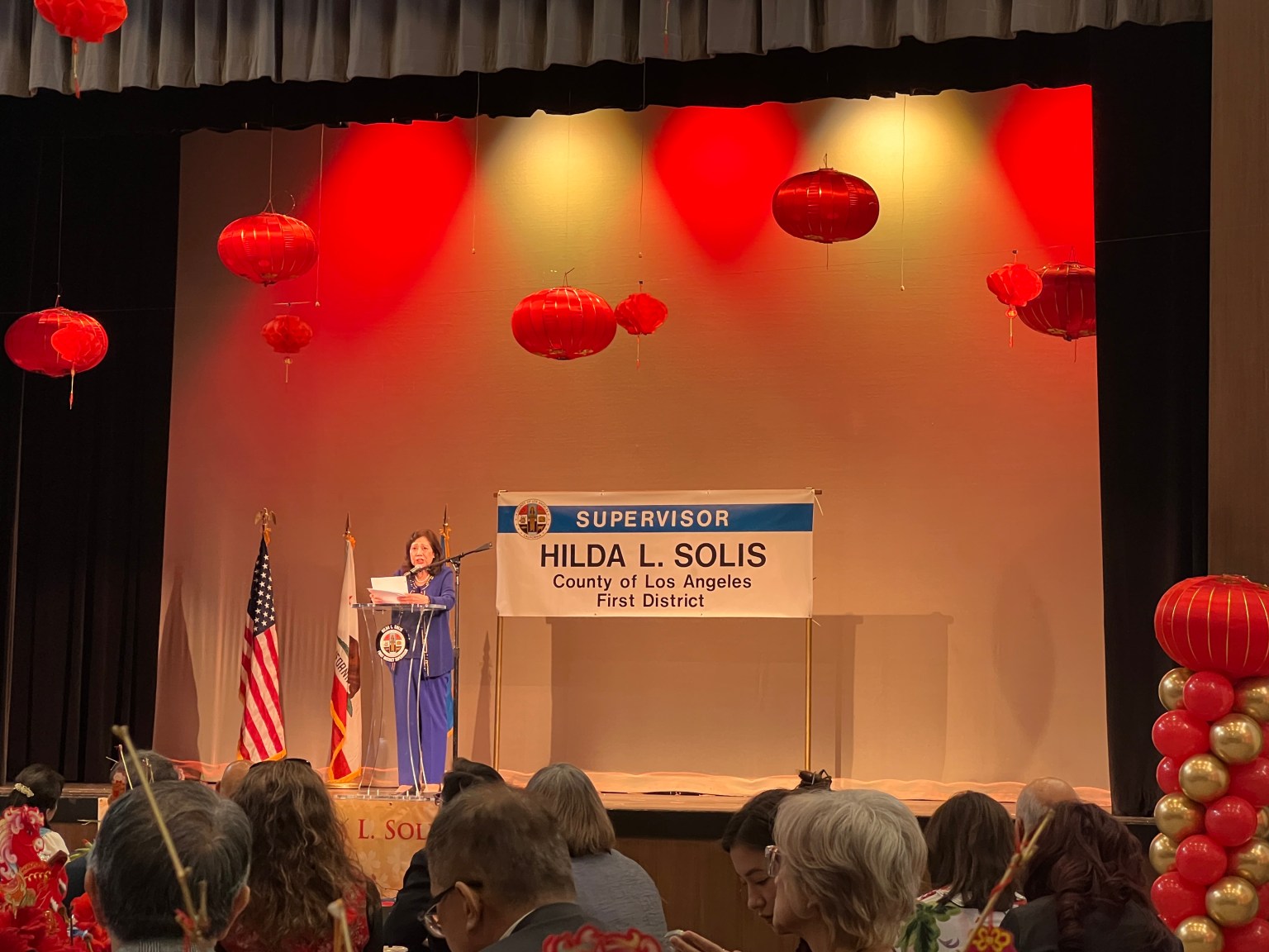 縣政委員Hilda Solis致詞。