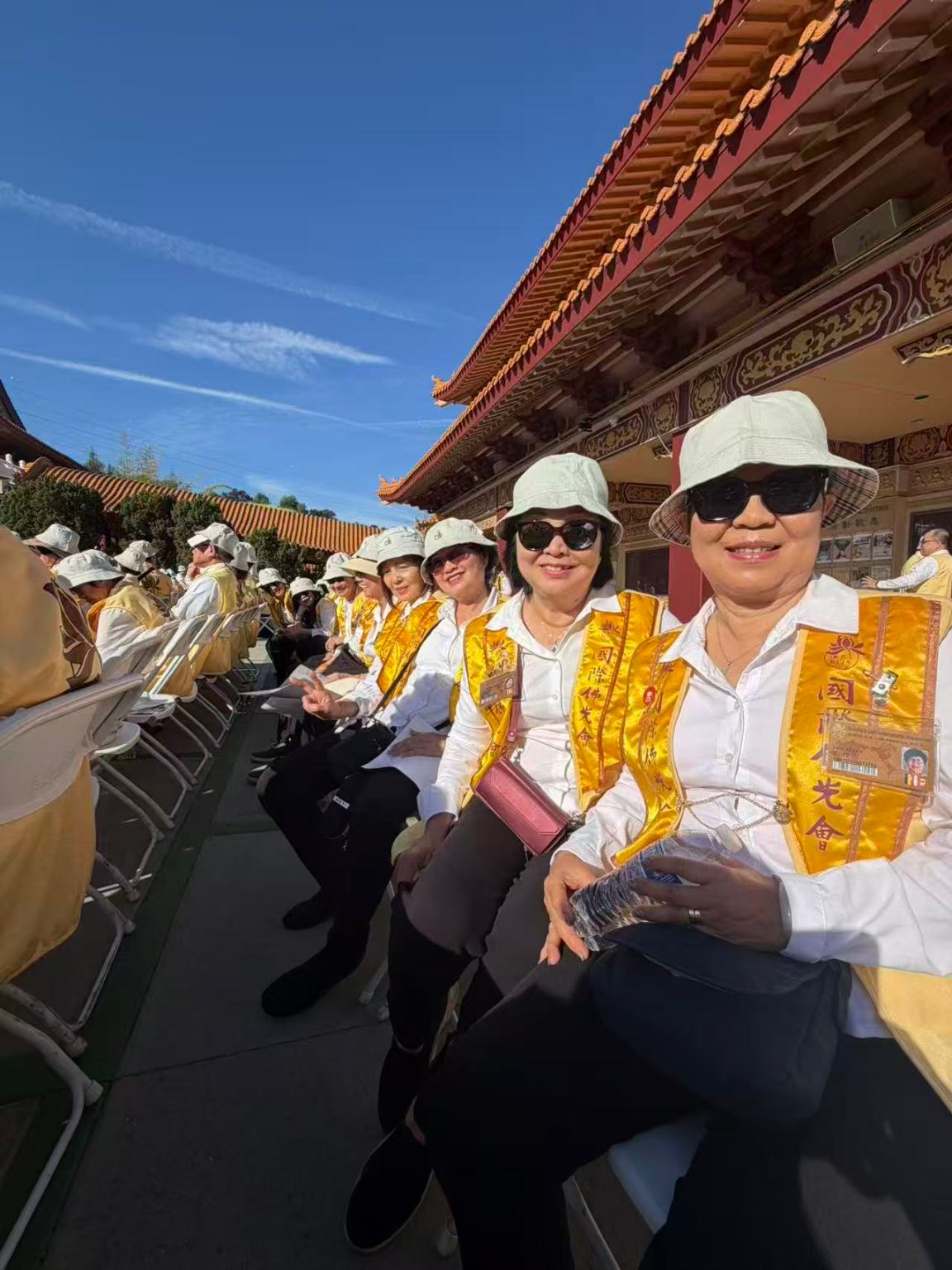 會員們齊聚在成佛大道