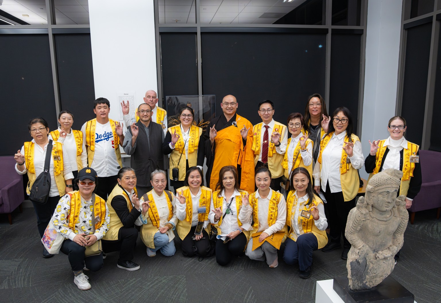 佛光山西來寺社教本土組慧澤法師(第2排右5），帶領18位佛光人參與「兩大傳統的《心經》誦持」工作坊（Heart Sutra Recitation in Two Traditions）。