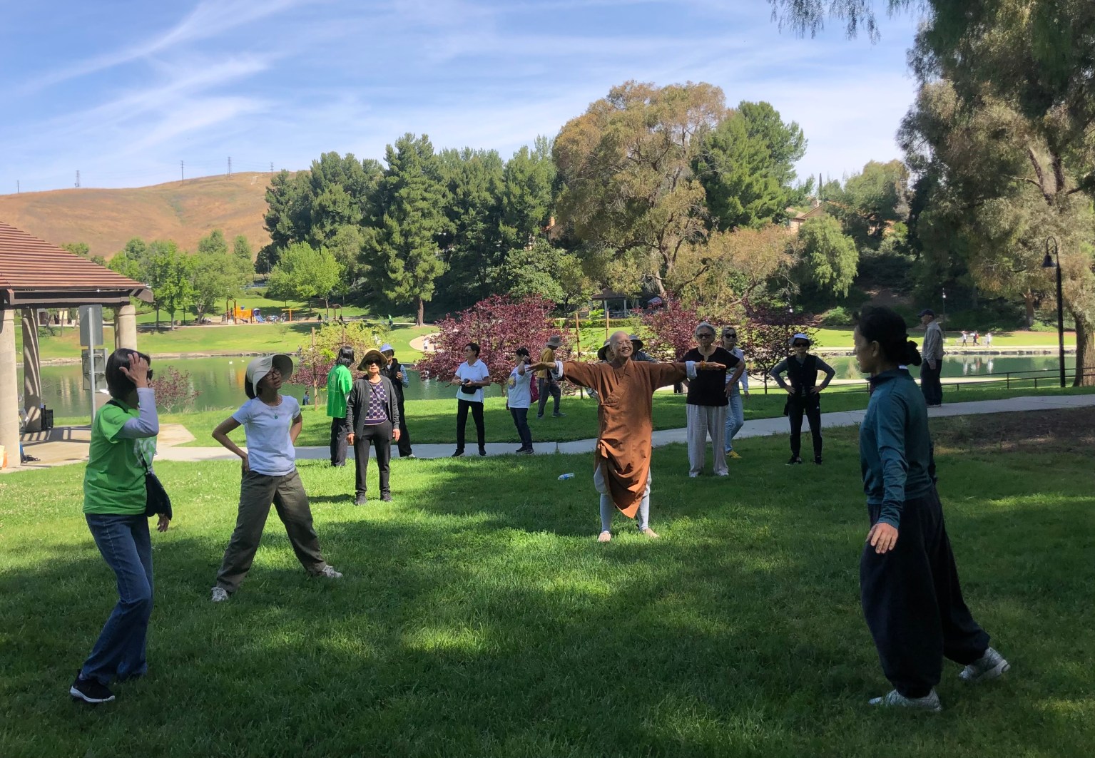 如航法師帶領大家做暖身運動