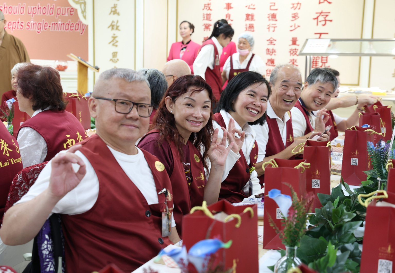 快樂的西來寺義工，左三是筆者。(攝影：張嘉興）