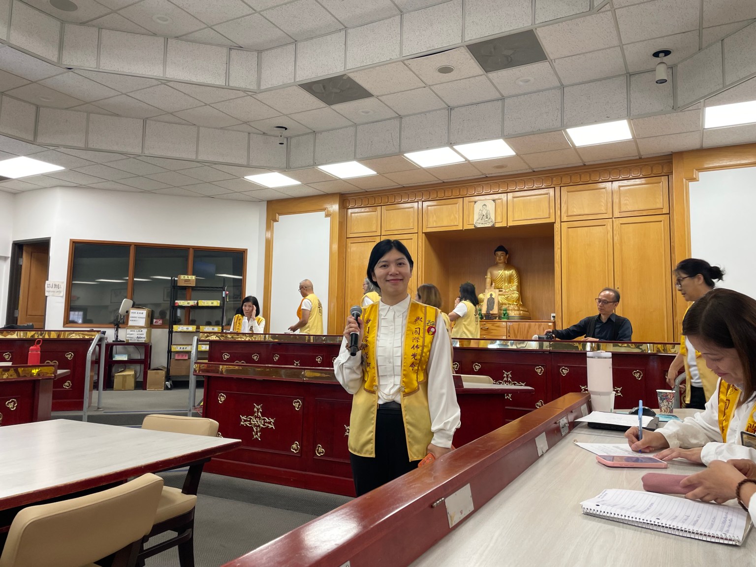 活力四射的協會副會長、羅蘭一分會幹部晶晶，擔任此次佛光幹部培訓的總幹事
