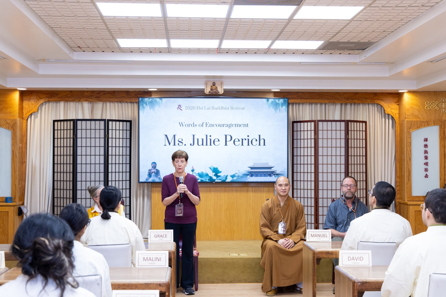瑜伽指導老師Julie Perich致詞表示,瑜伽結合身體鍛鍊與心念安定。