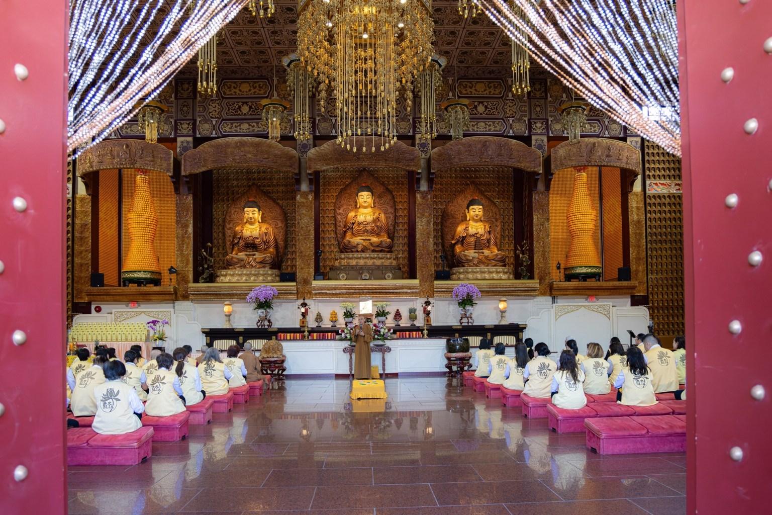 西來寺住持慧東法師勉勵大眾,要將開山祖師星雲大師弘法利生的精神代代傳承。
