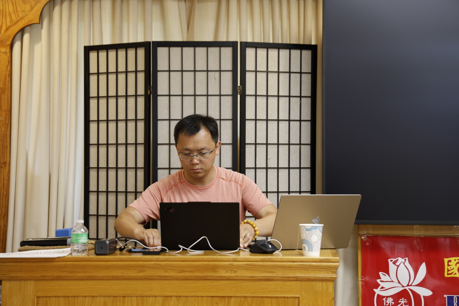 楊師兄講解手機使用技巧