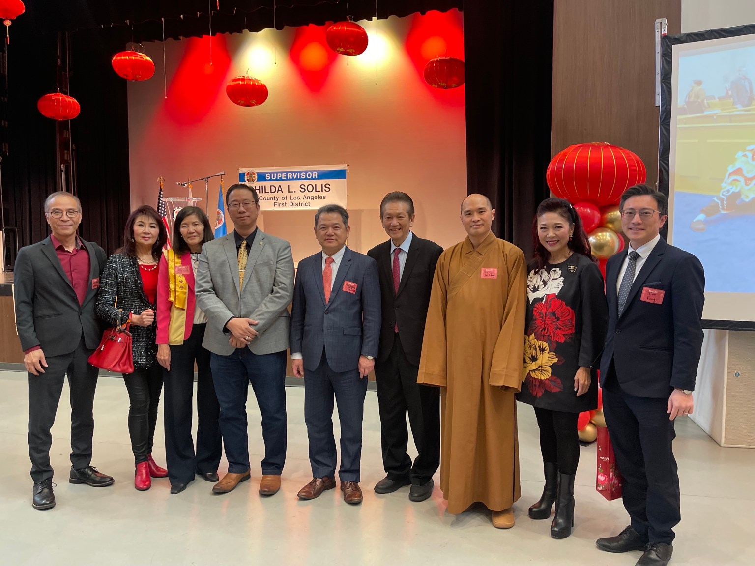 Director General Chih-Chin Yao of the Taipei Economic and Cultural Office in Los Angeles (center) attends the event and offers his encouragement.