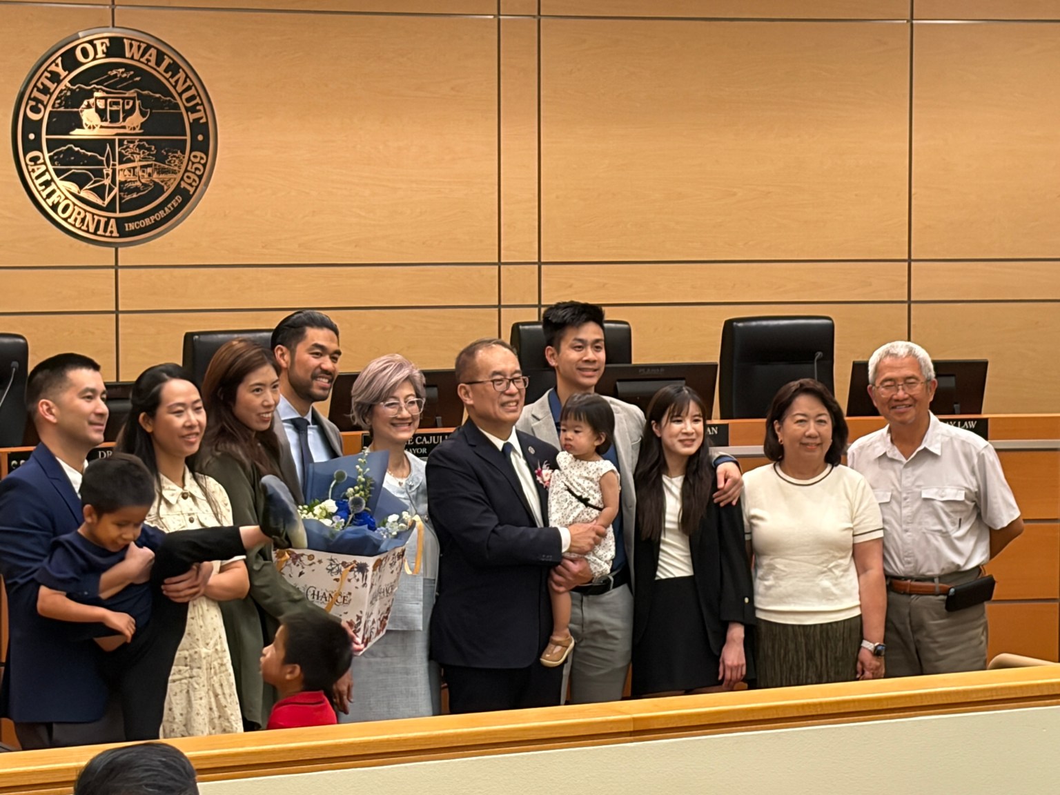 伍立倫市長與全家合照