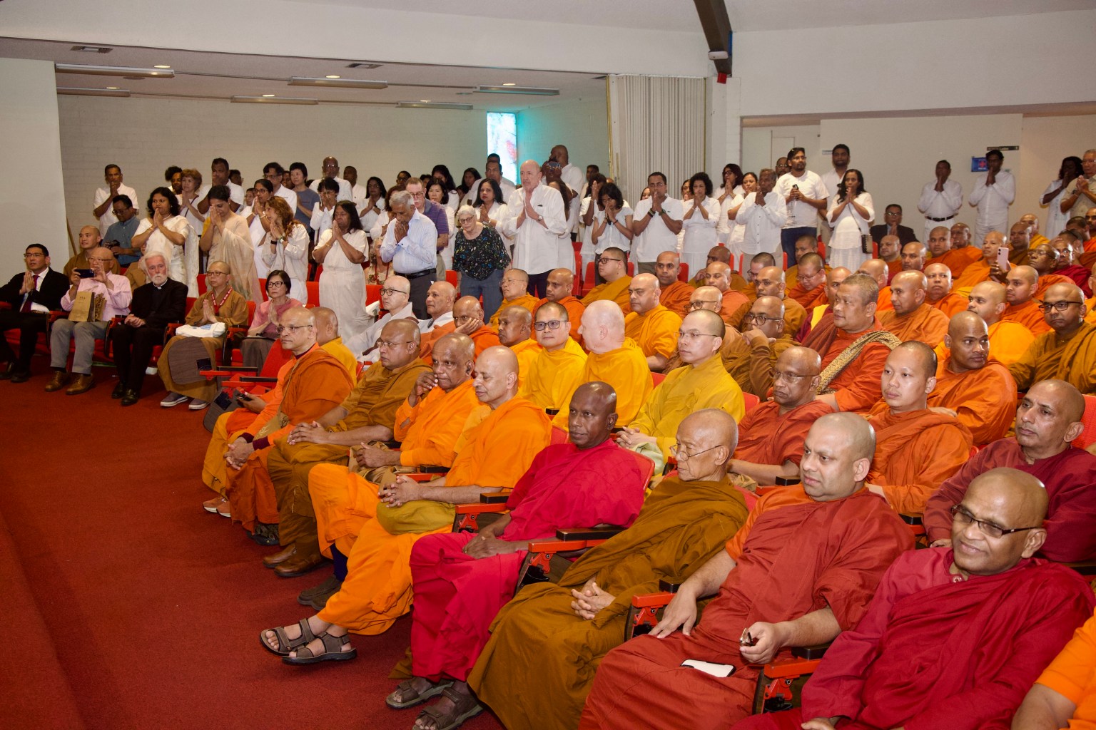 洛杉磯法界勝利佛寺9月7日於西來大學舉行慶典，慶祝Walpola Piyananda 長老與 Madawala Seelawimala 長老赴美弘法50週年，南傳僧團及宗教界代表等近280人齊聚見證。